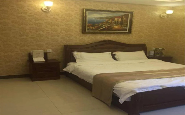 Home Inn (Shenyang Qingnian Street Renao Road)