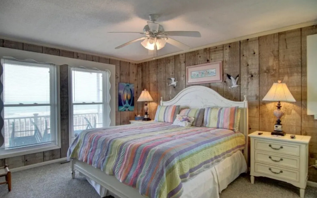 Carolina Moon 4 Bedroom Home by RedAwning