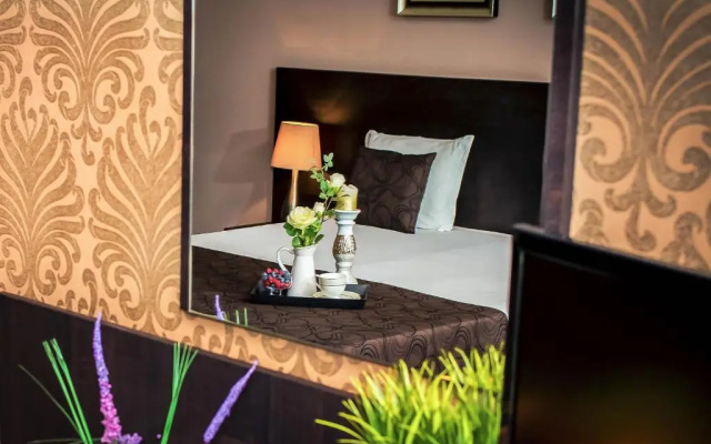 Central Plaza Hotel