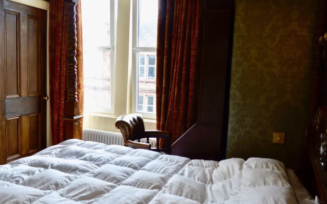 Traditional Boutique Apartment off Leith Walk