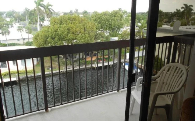 Surf Rider Resort