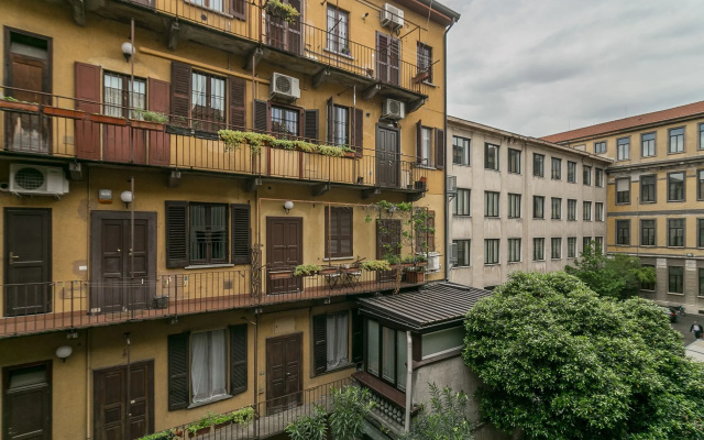 notaMi -  Titty House Crocetta