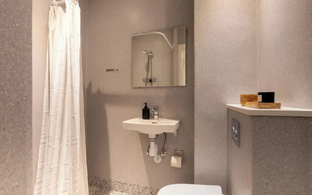Noble - Fantastic 5-bdr Apt in the Capital