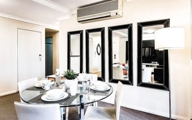 Two bedroom Apt next to Perth CBD with Parking.