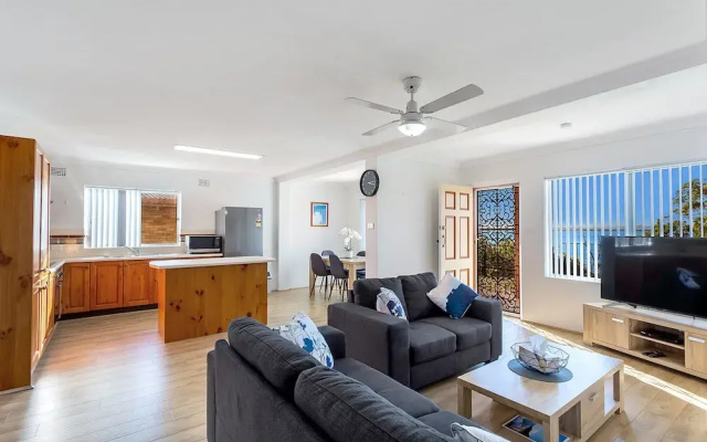 Ronald Avenue, 57