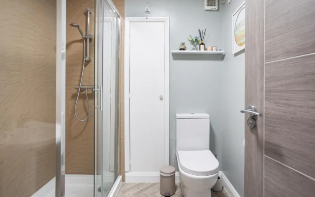 New Lisburn Road Apartment - Free Parking