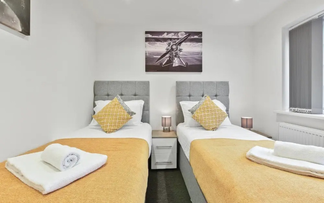 Rochfords Serviced House with 5 Bedrooms