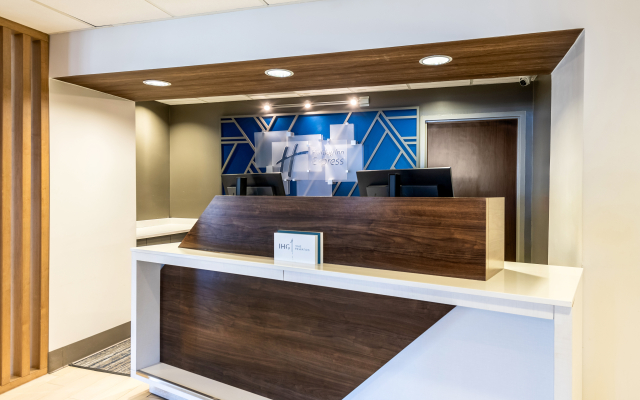 Holiday Inn Express Hampton - Coliseum Central by IHG