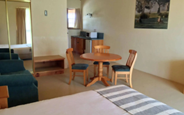 Coonawarra Place Motor Inn