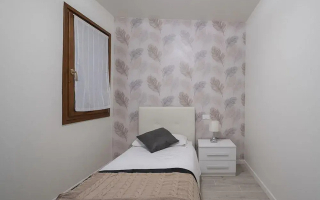 San Marco Style Canal View Apt 1 by Wonderful Italy