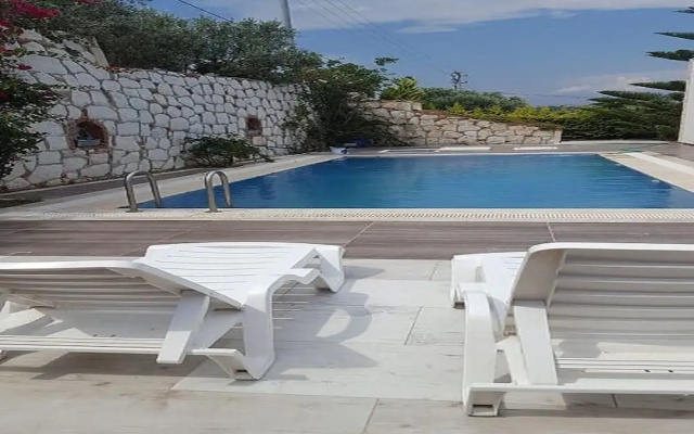 CE004 by Villaofsummer