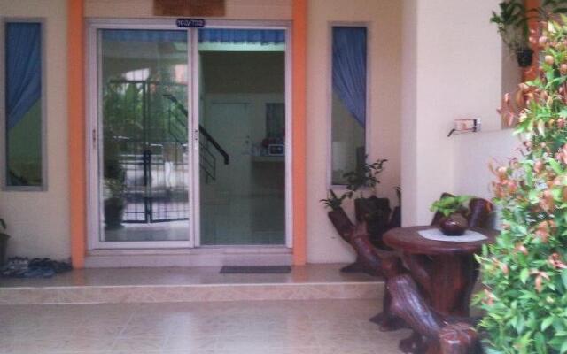 Отель Satang Guest House вид на фасад