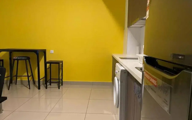 Ha1702, Cyberjaya, Wifi, Netflix, Free Parking.