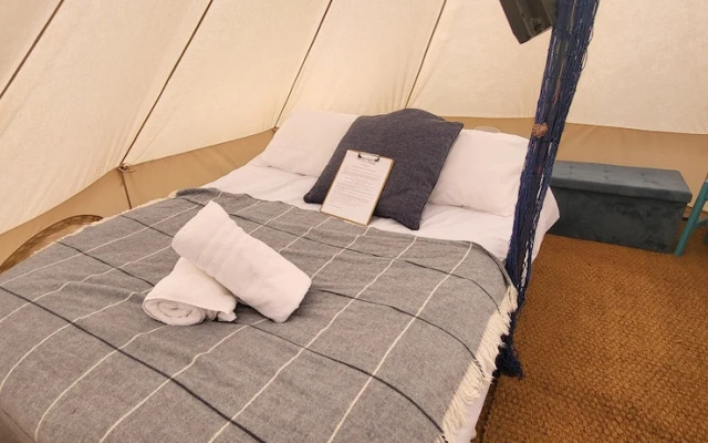 Campsite - The Ring Pub Glamping Pods