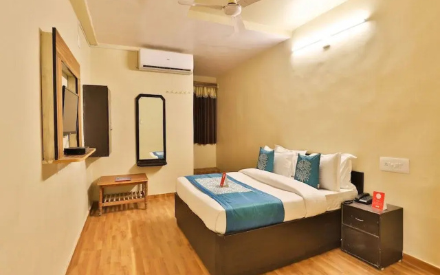OYO 11427 Hotel Kalyan