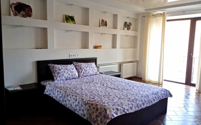1-room Studio center