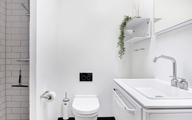 Sanders King - Cute 3-bdr Apt in City Center