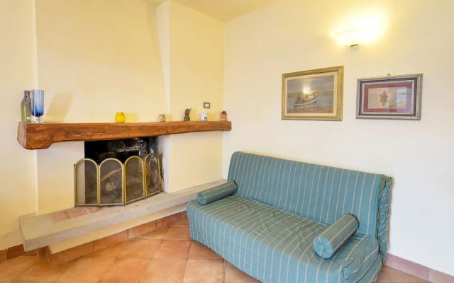 Spacious Holiday Home in Lamporecchio With Pool