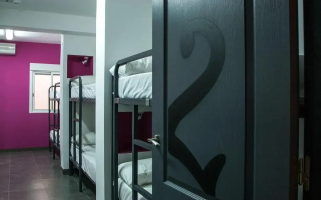 Olé Backpackers Hostel