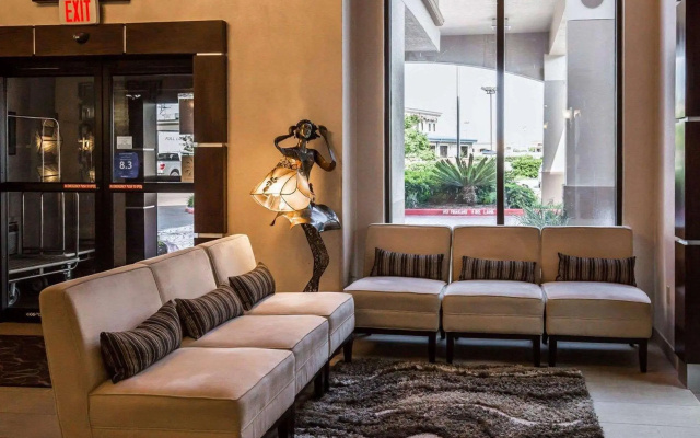 Spark by Hilton Stafford Sugar Land