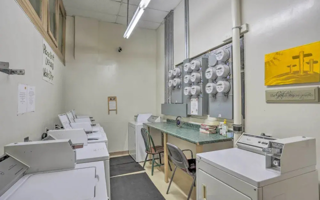Peaceful Chadron Apartment in Historic Hotel!