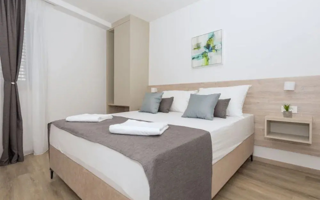 Makarska Beach Apartments Mara
