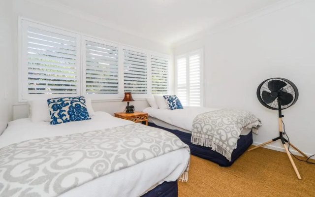 12 Merinda Crescent