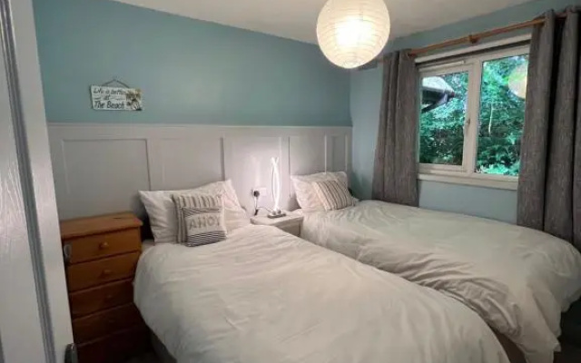 81 Hengar Manor