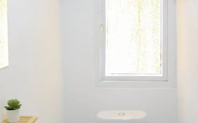 Stylish and Posh Studio Aeropolis Apartment