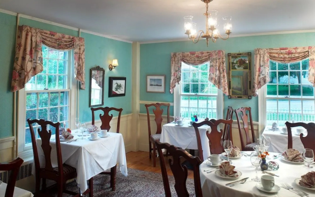 Three Mountain Inn