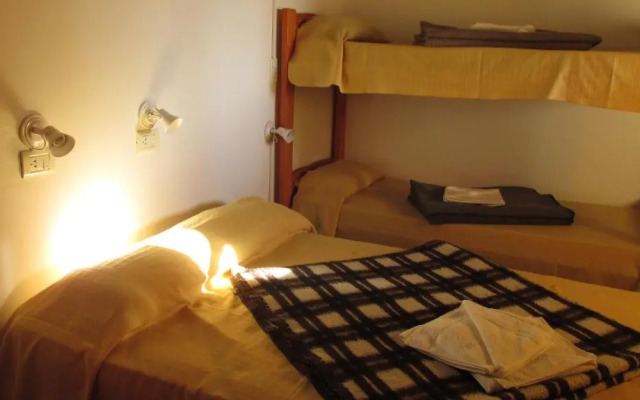 Hostel Aves Del Lago