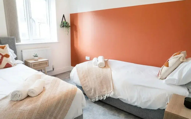 Host Stay Hewitt Close