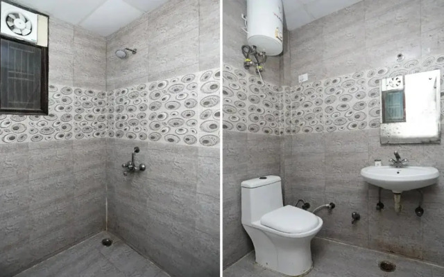 RN 32 by OYO Rooms