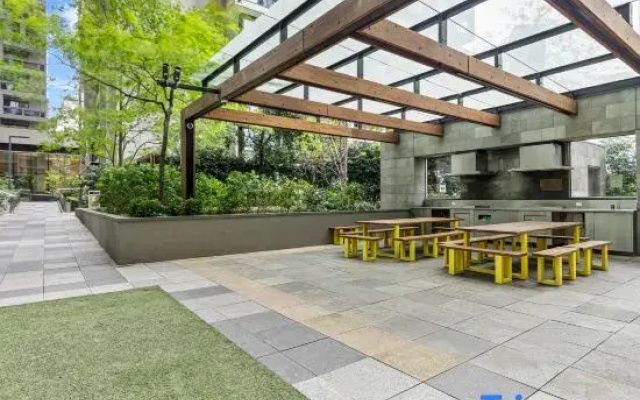 Unbeatable Convenience 2BR – SouthernCross CBD Gateway