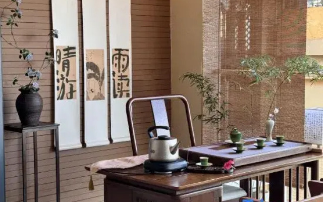 Lijiang Abel Resort Hotel