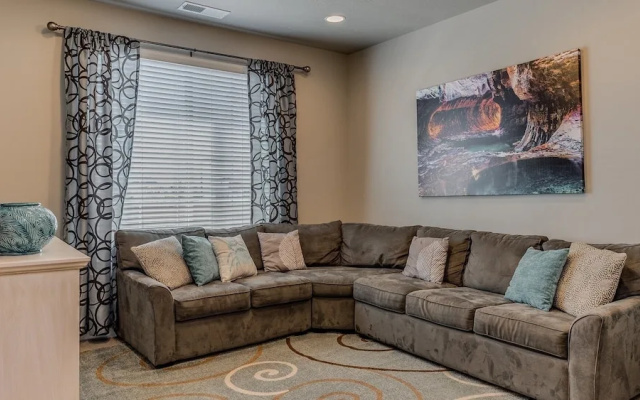 Emerald Pools 3 Bedroom Apts