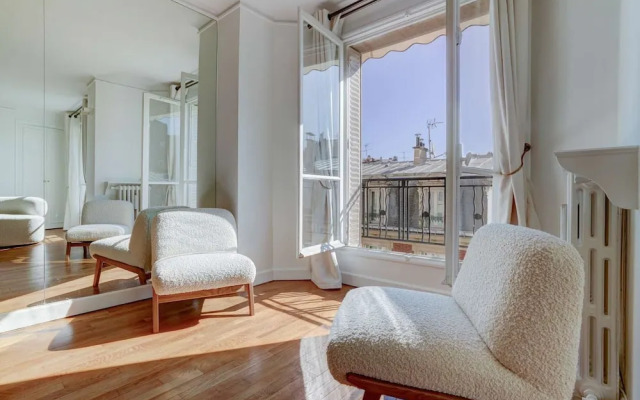 Passy Glow 2BR Home in the 16th Arrondissement