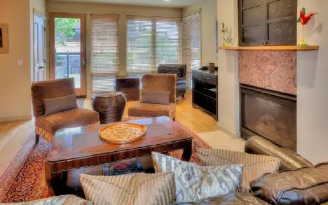 The Eagle Harbor Inn