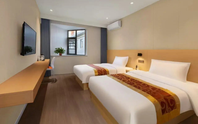 Shell Hotel Zhoukou Jiaotong Zhong Road Bus Center Station