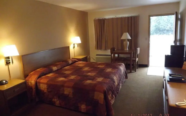 Home-Towne Lodge
