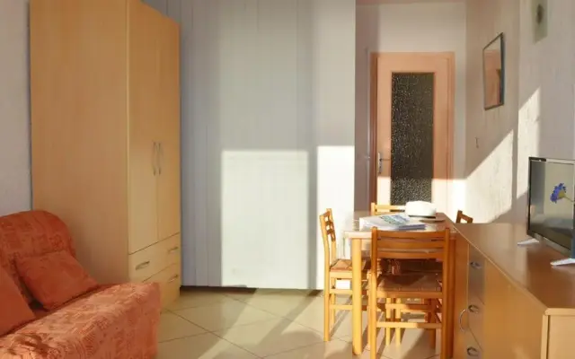 Appartement Le Lavandou, 1 pièce, 4 personnes - FR-1-251-251