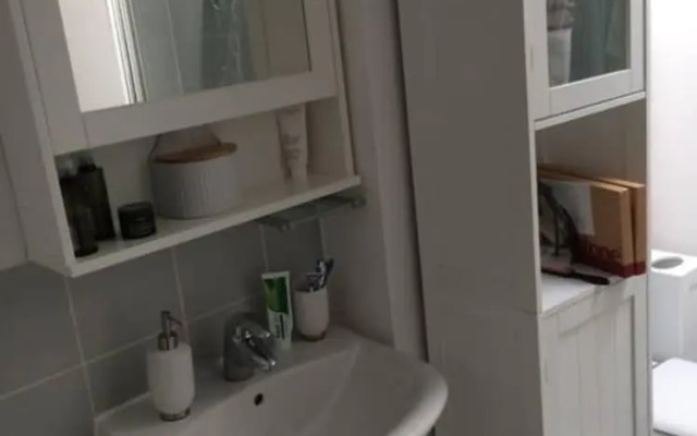 Bright 3 Bedroom Home Near Cowley Road