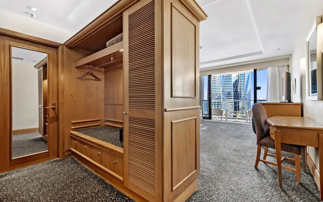 Gold Tower Private 16th Level Suite with Ocean Views