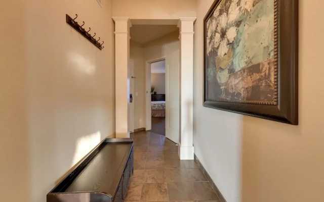 Cozy Holiday Getaway: Branson Condo 3 Mi to Dtwn!