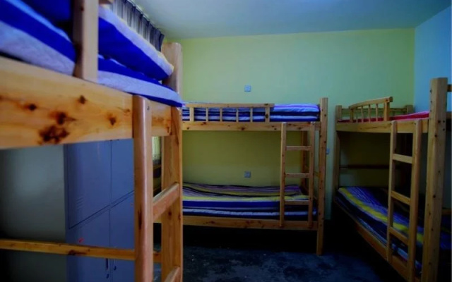 Xiyi International Youth Hostel