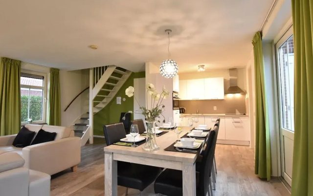 Breskens Haven: Relax, Explore & Dine