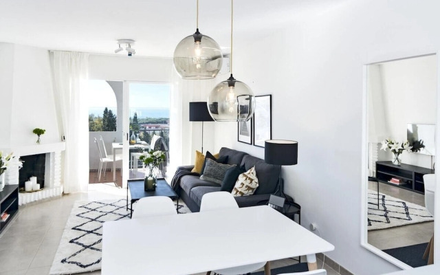 RDM - Stylish Holiday Apartment With Ocean Views