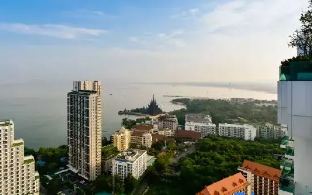 Wongamat Tower Duplex 1-Bedroom Free Electricity