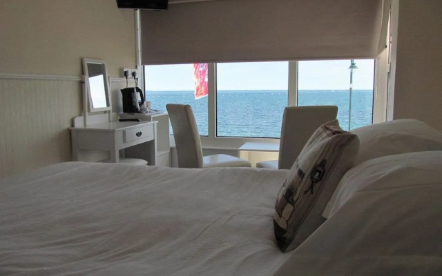 Shoreline Lodgings