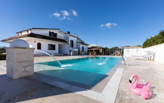 Tenuta San Cassiano with garden and pool